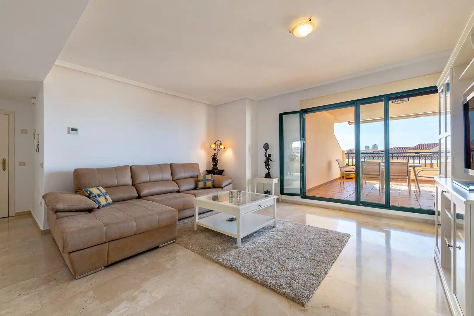Sala de estar de Apartamento en venta en Benalmádena con Aire acondicionado, Calefacción y Jardín privado