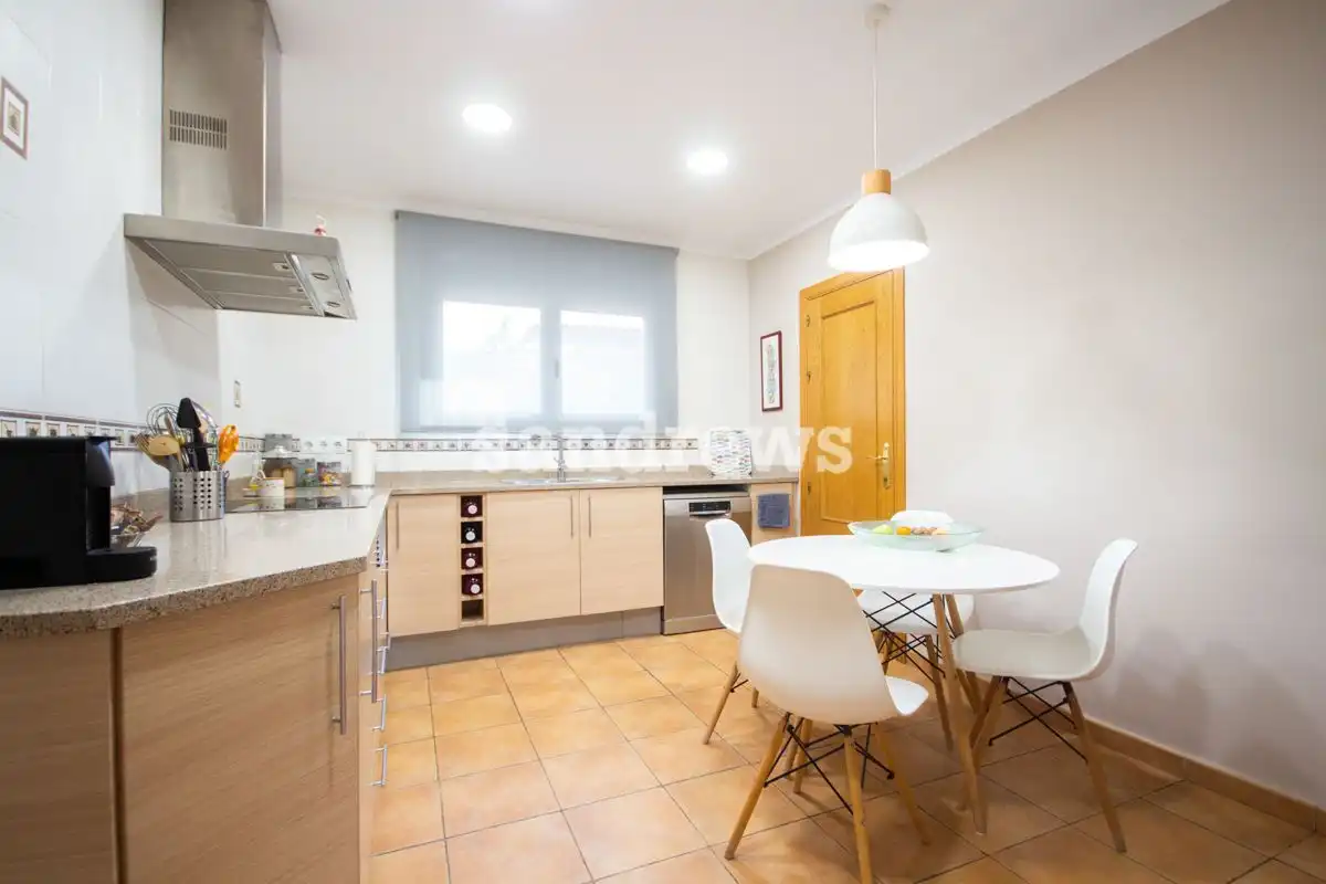 Cocina de Casa o chalet en venta en Sant Miquel de Fluvià con Aire acondicionado, Calefacción y Jardín privado
