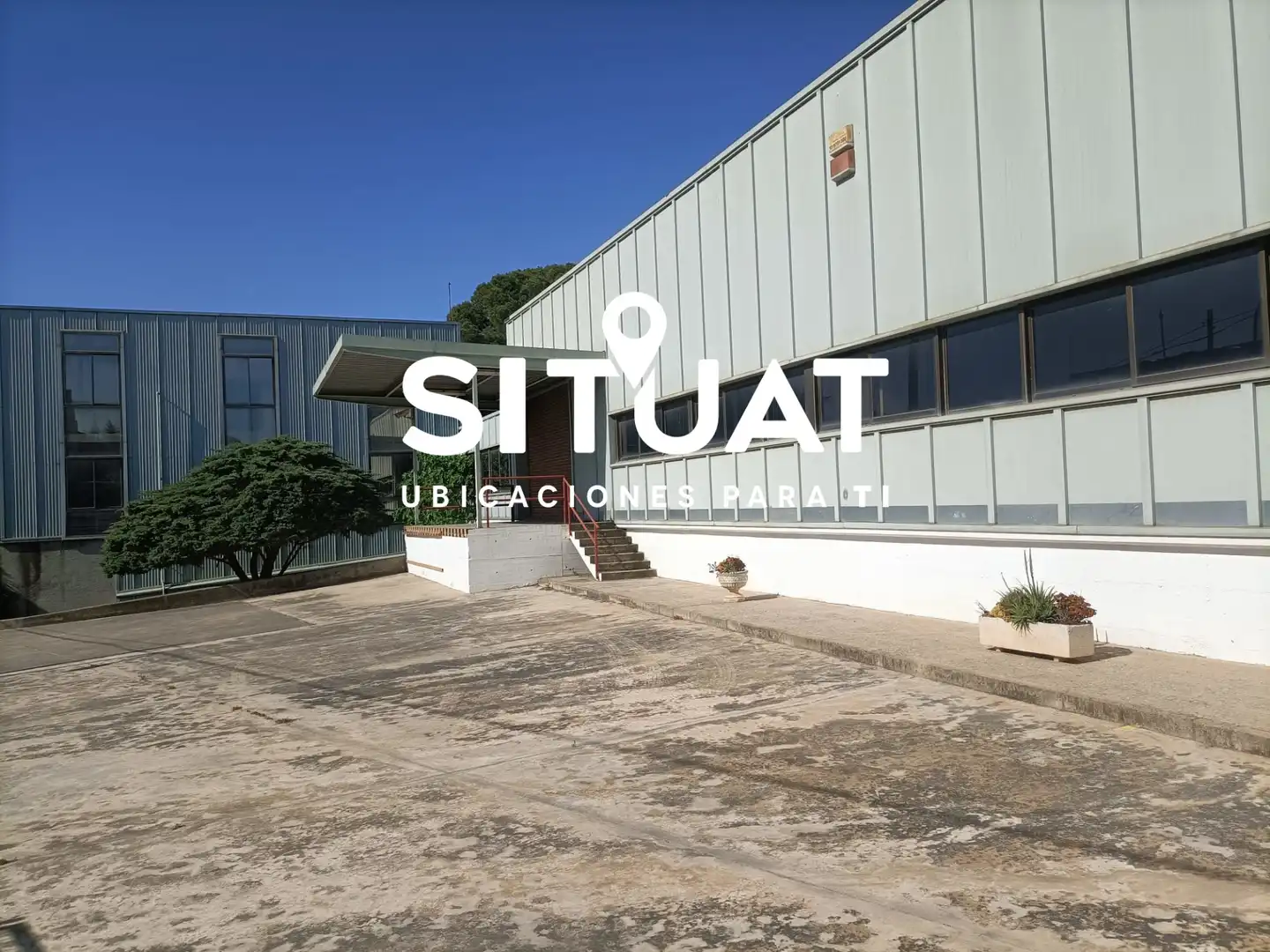 Industrial building with lift for sale in Avinguda de la Riera 23, imagen 4