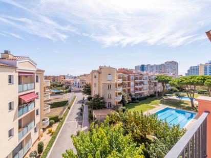 Exterior view of Apartment for sale in Empuriabrava  with Air Conditioner and Terrace