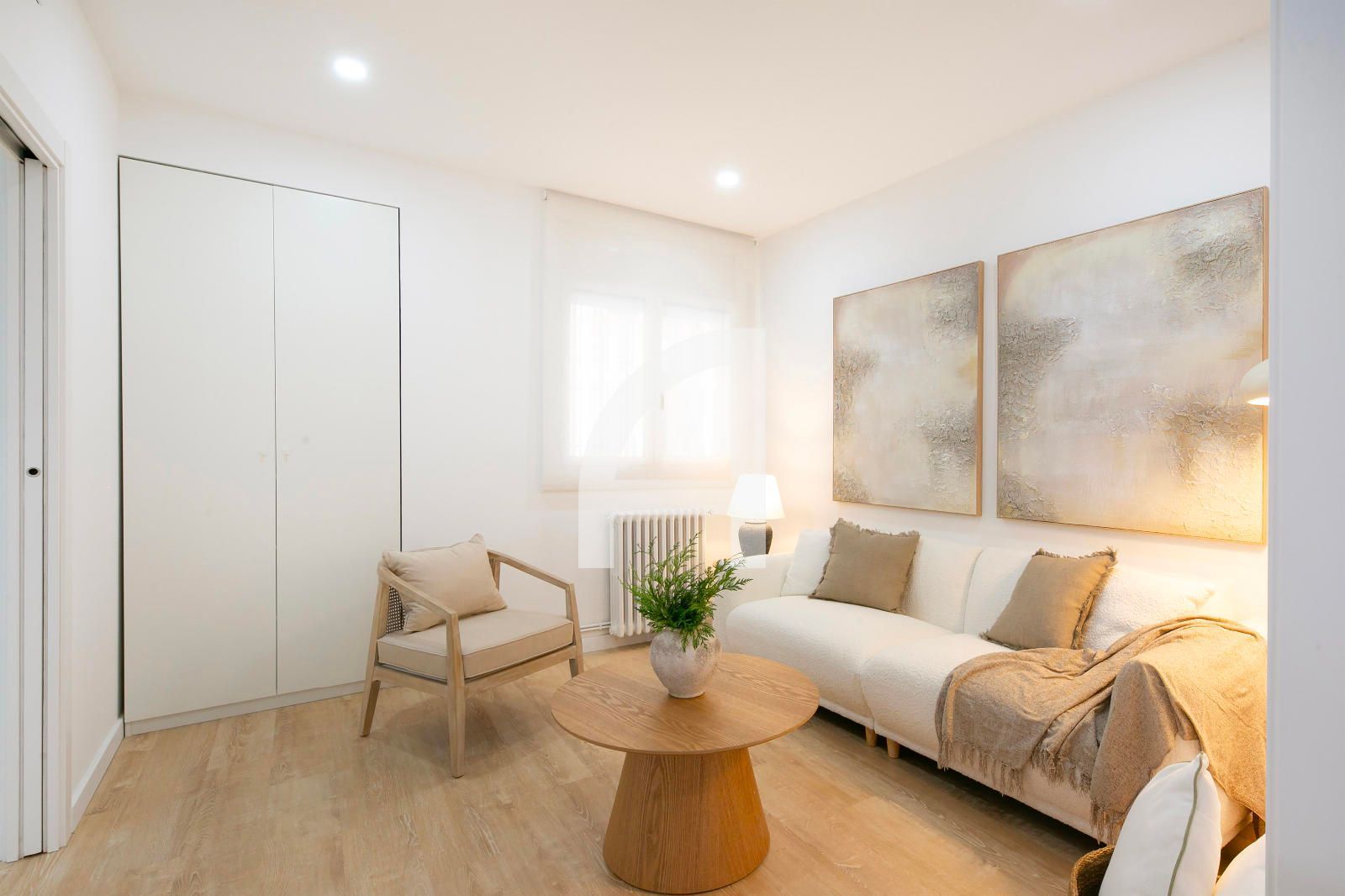 Living room of Flat for sale in  Barcelona Capital  with Air Conditioner, Heating and Furnished