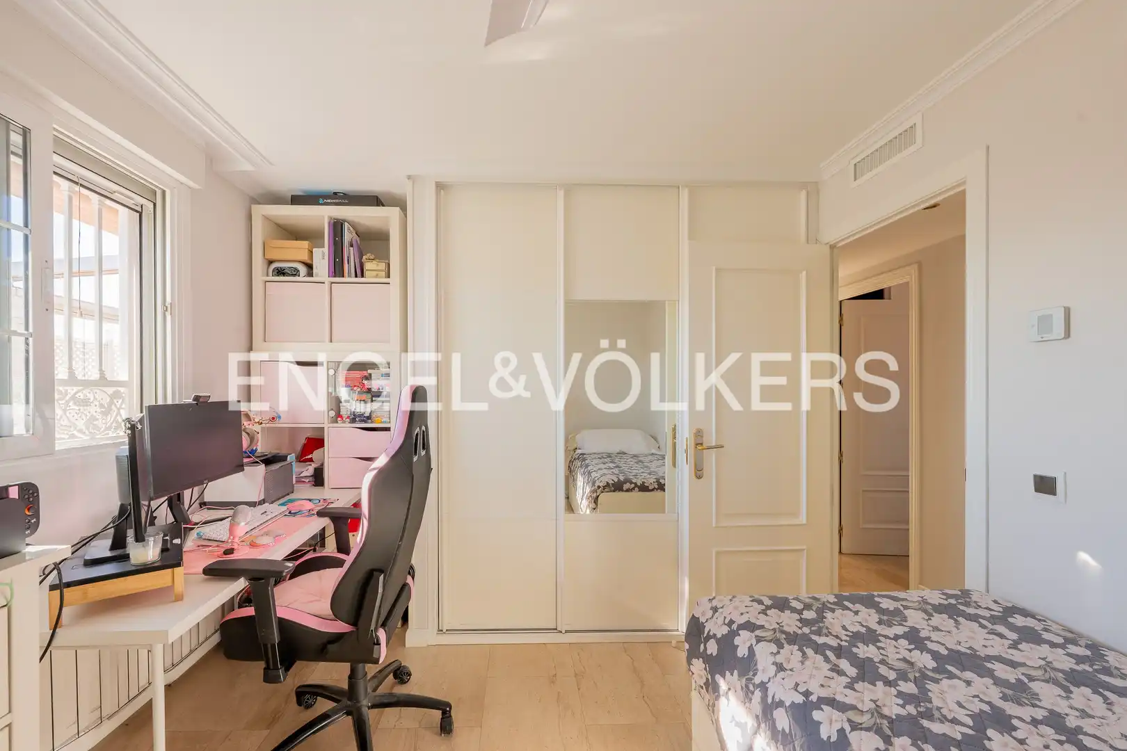 Habitación de Ático en venta en Madrid con Aire acondicionado, Calefacción y Jardín privado