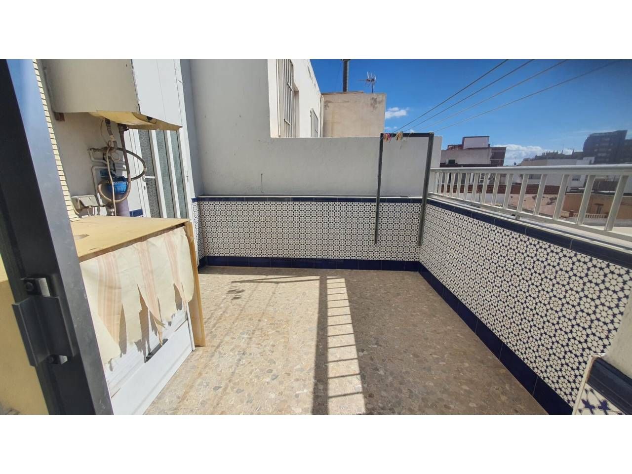 Vista exterior de Pis en venda en  Almería Capital amb Terrassa