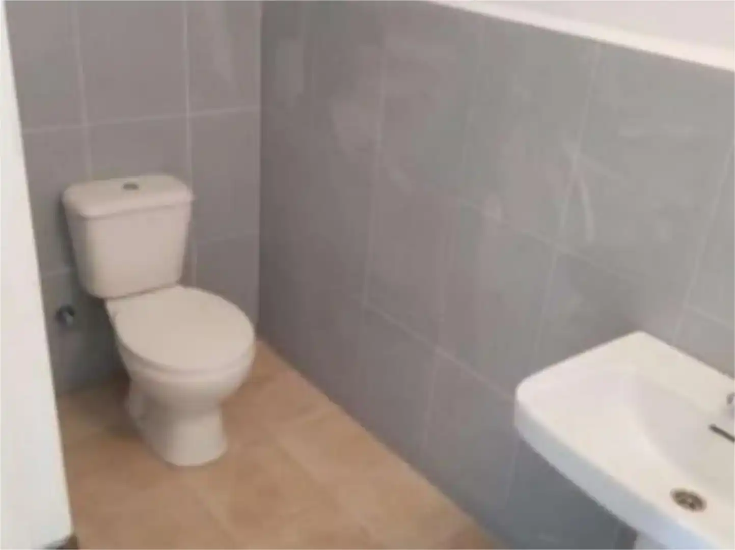 Badezimmer von Garage zur Miete in Benaguasil