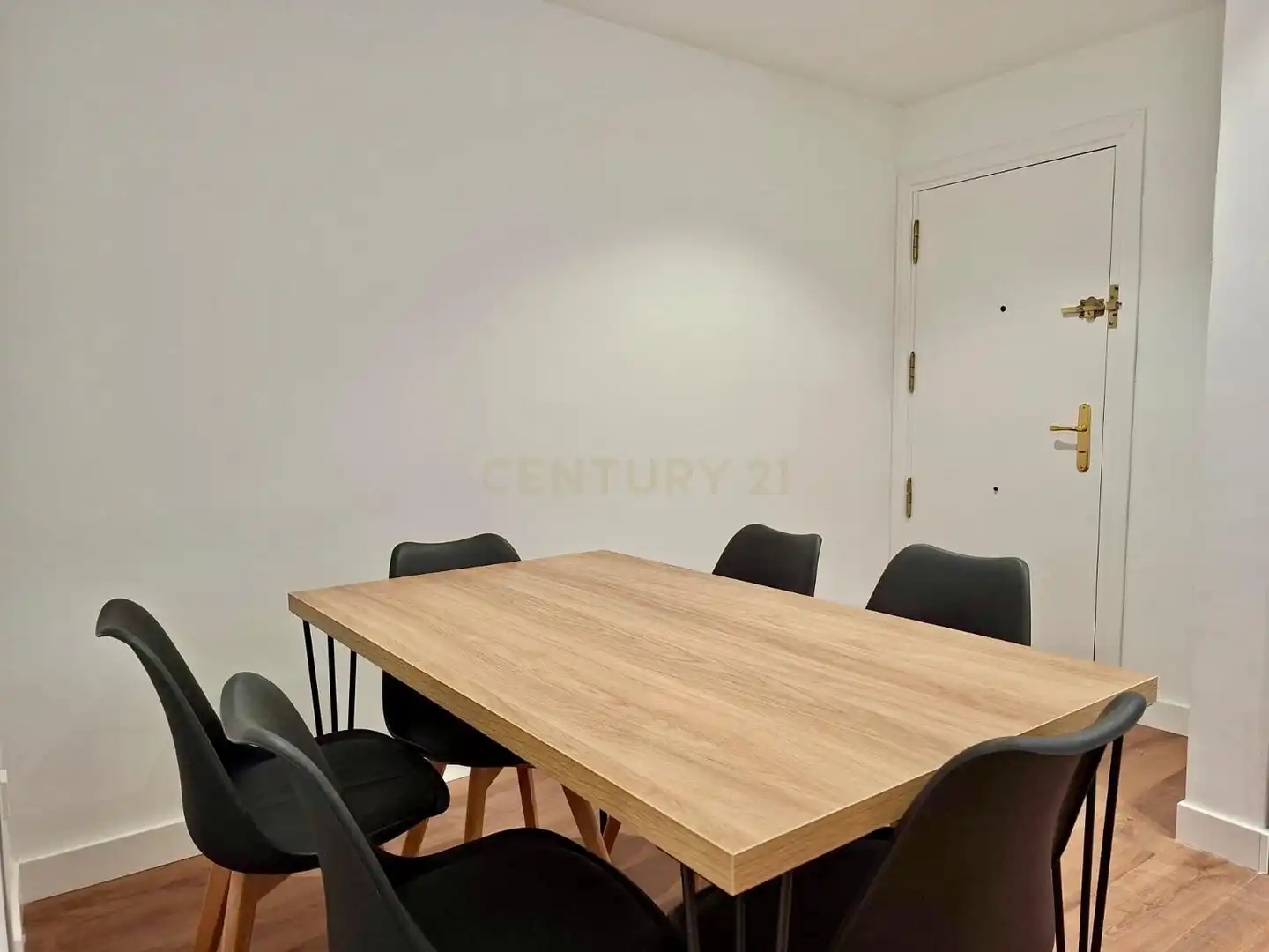 Menjador de Apartament per a compartir en Madrid amb Aire condicionat, Forn i Rentadora