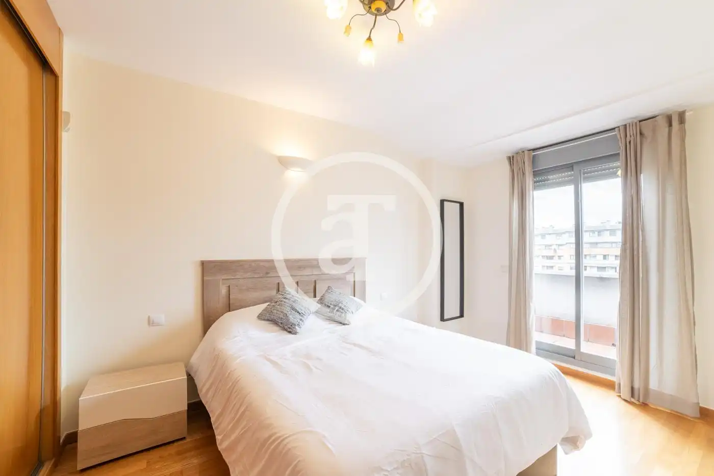 Attic for rent in Calle Fuente Cisneros, Parque Oeste - Fuente Cisneros