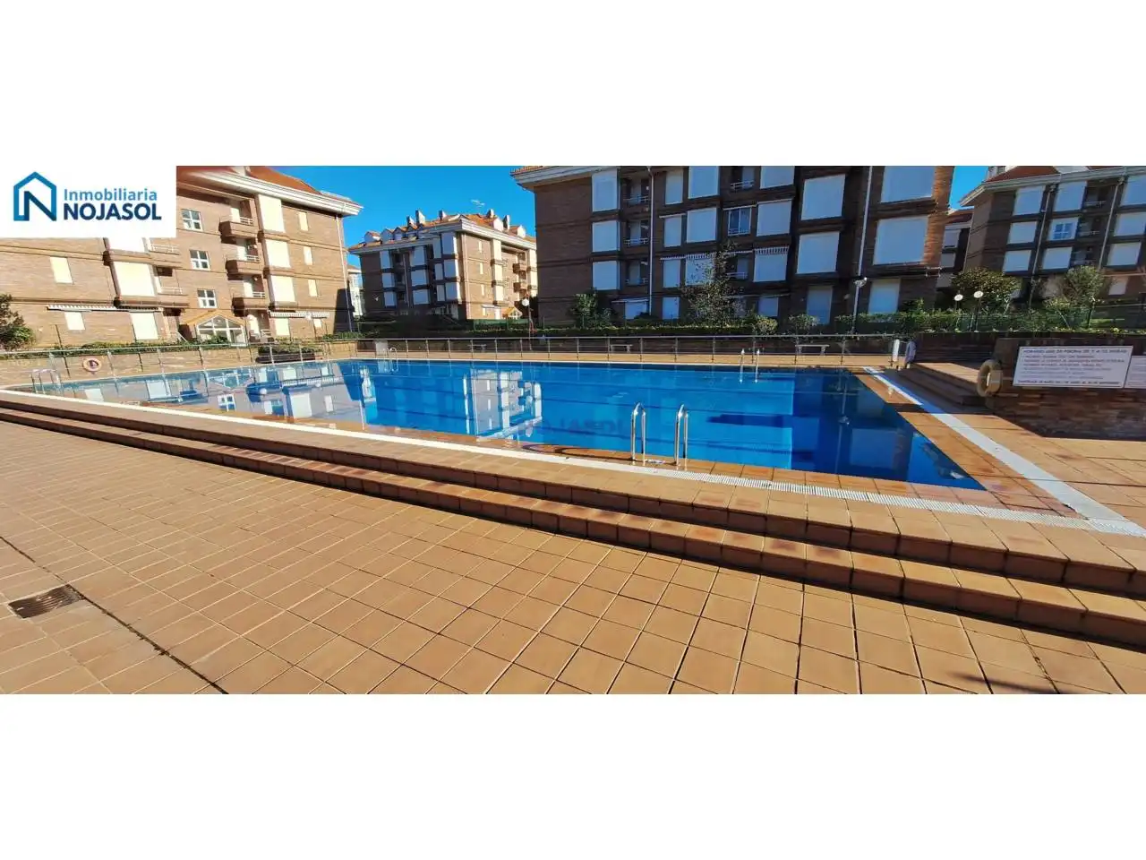 Schwimmbecken von Wohnung zur Miete in Noja mit Heizung, Privatgarten und Terrasse