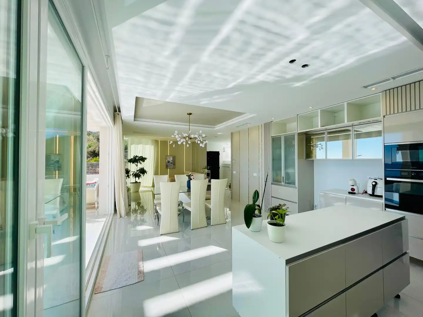 Comedor de Casa o chalet en venta en Benalmádena con Aire acondicionado, Jardín privado y Terraza