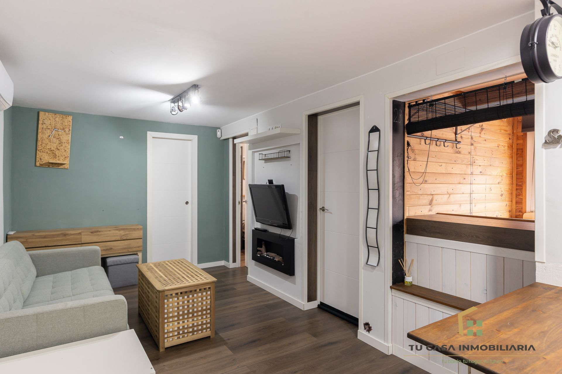 Flat for sale in Badalona  with Air Conditioner and Furnished