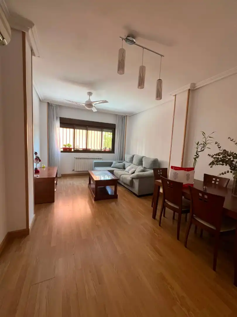 Piso de alquiler en Opañel