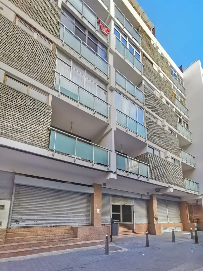 Vista exterior de Local en venta en Las Palmas de Gran Canaria