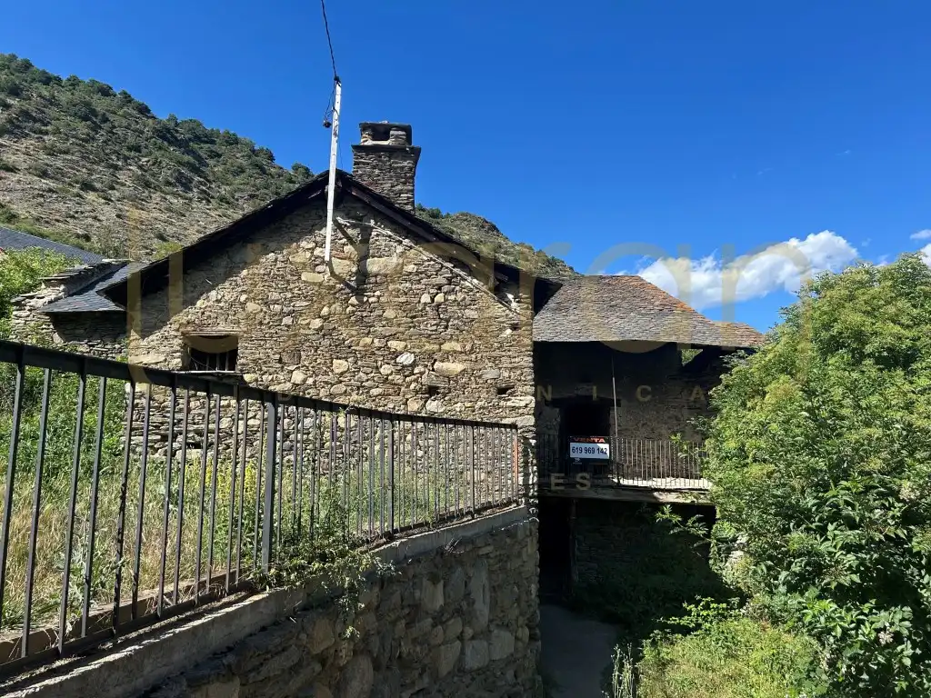 Vista exterior de Casa o xalet en venda en La Guingueta d'Àneu