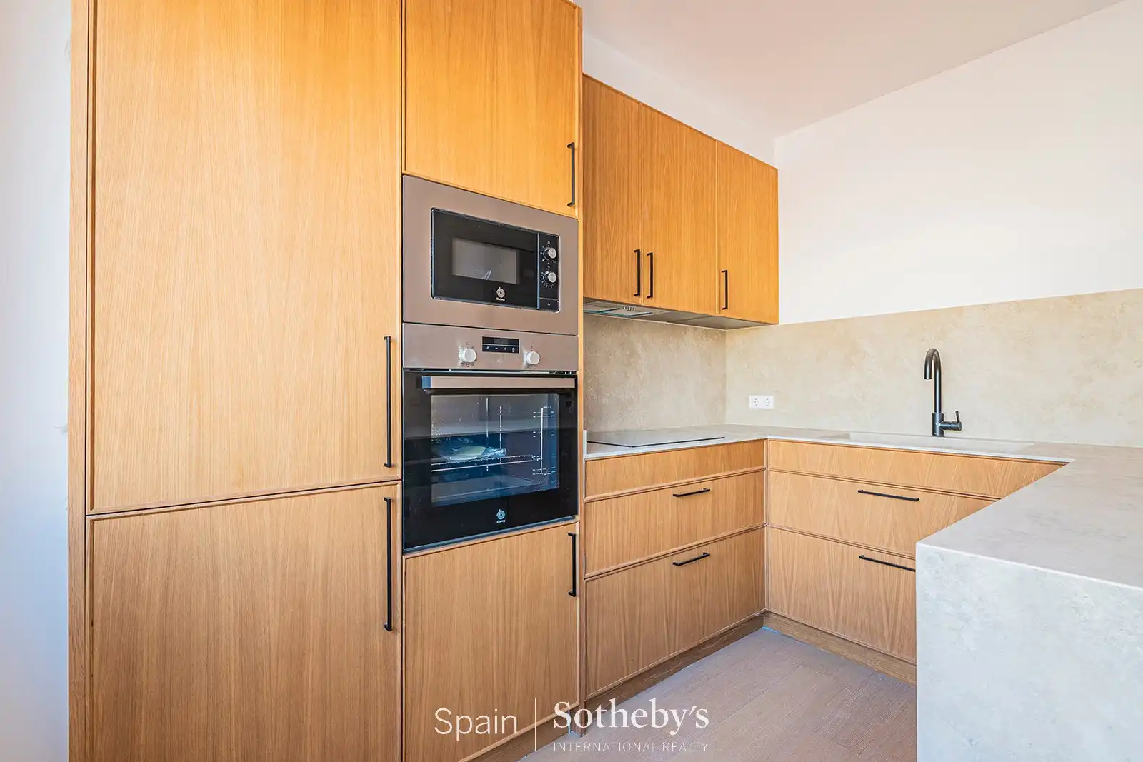 Cuina de Àtic en venda en Barcelona amb Aire condicionat, Calefacció i Terrassa