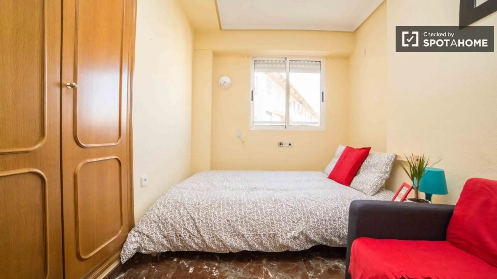 Room in Barrio de Patraix