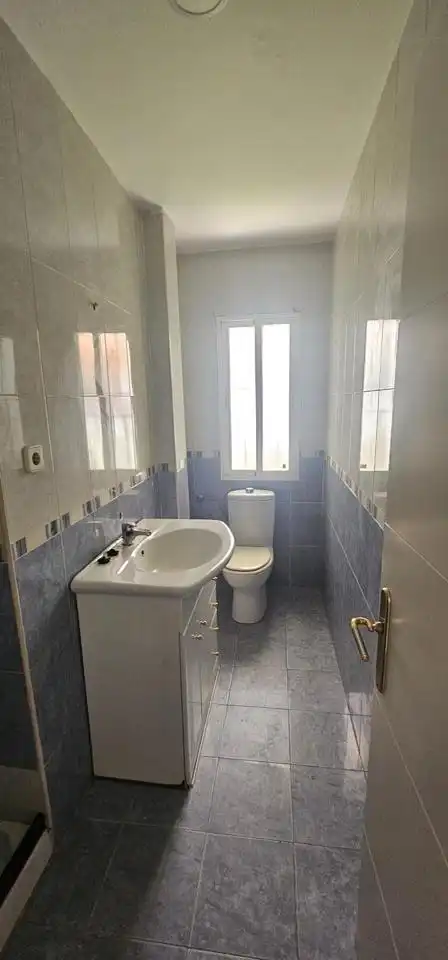 Bathroom of Apartments for sale in Madrid  with Heating