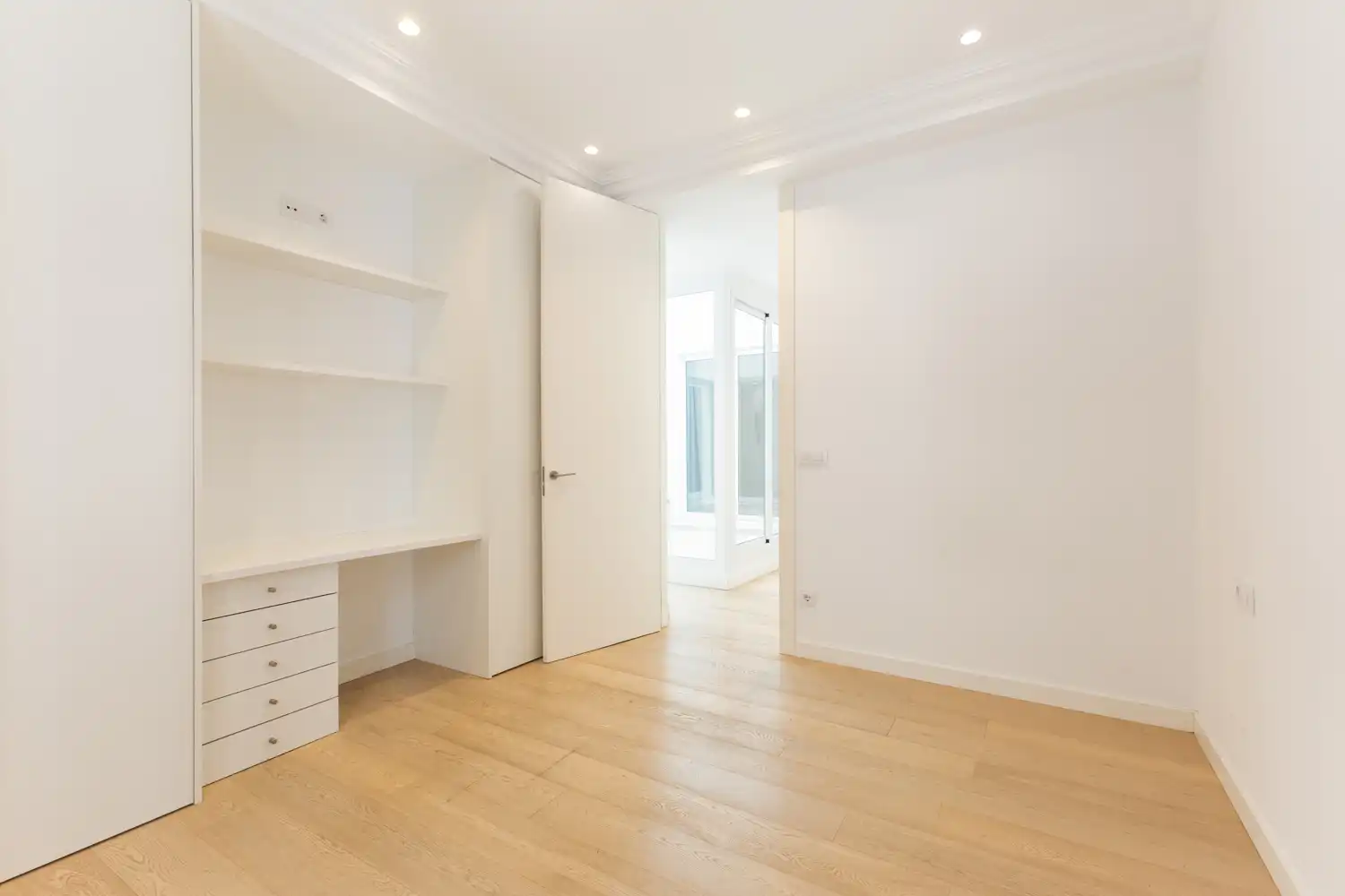 Bedroom of Flat for rent in Valencia  with Air Conditioner, Heating and Furnished