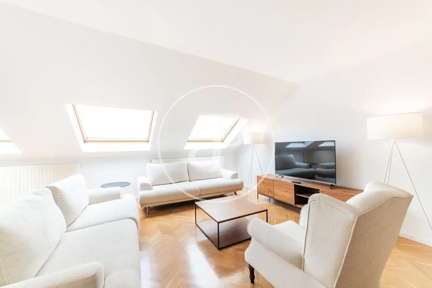 Sala de estar de Ático de alquiler en Madrid con Aire acondicionado, Calefacción y Amueblado