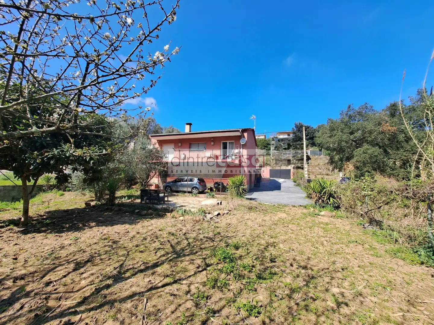 Außenansicht von Haus oder Chalet zum Verkauf in Tordera mit Ofen