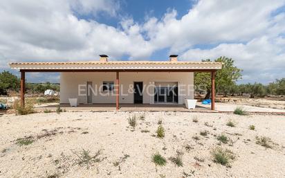 Vista exterior de Casa o xalet en venda en Enguera amb Terrassa