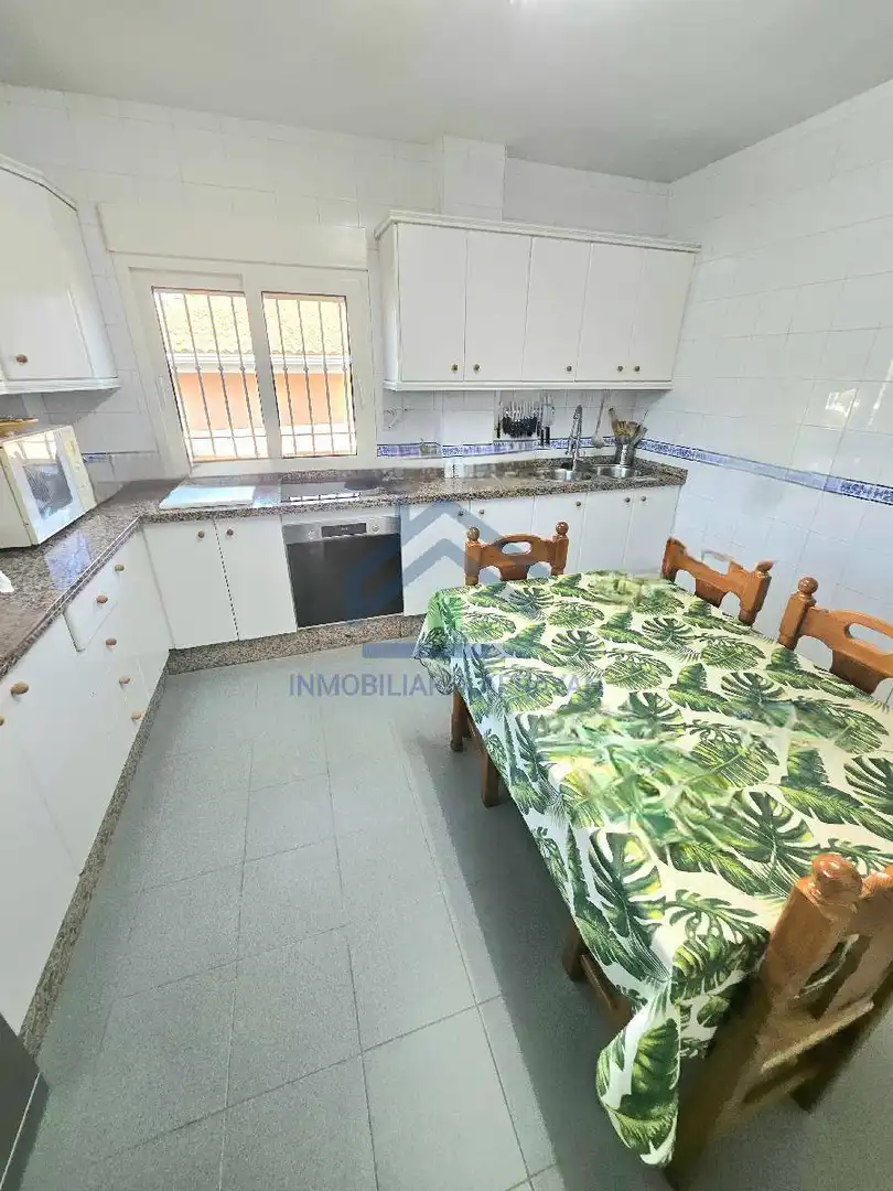 Cocina de Casa o chalet en venta en Ogíjares con Aire acondicionado, Calefacción y Jardín privado