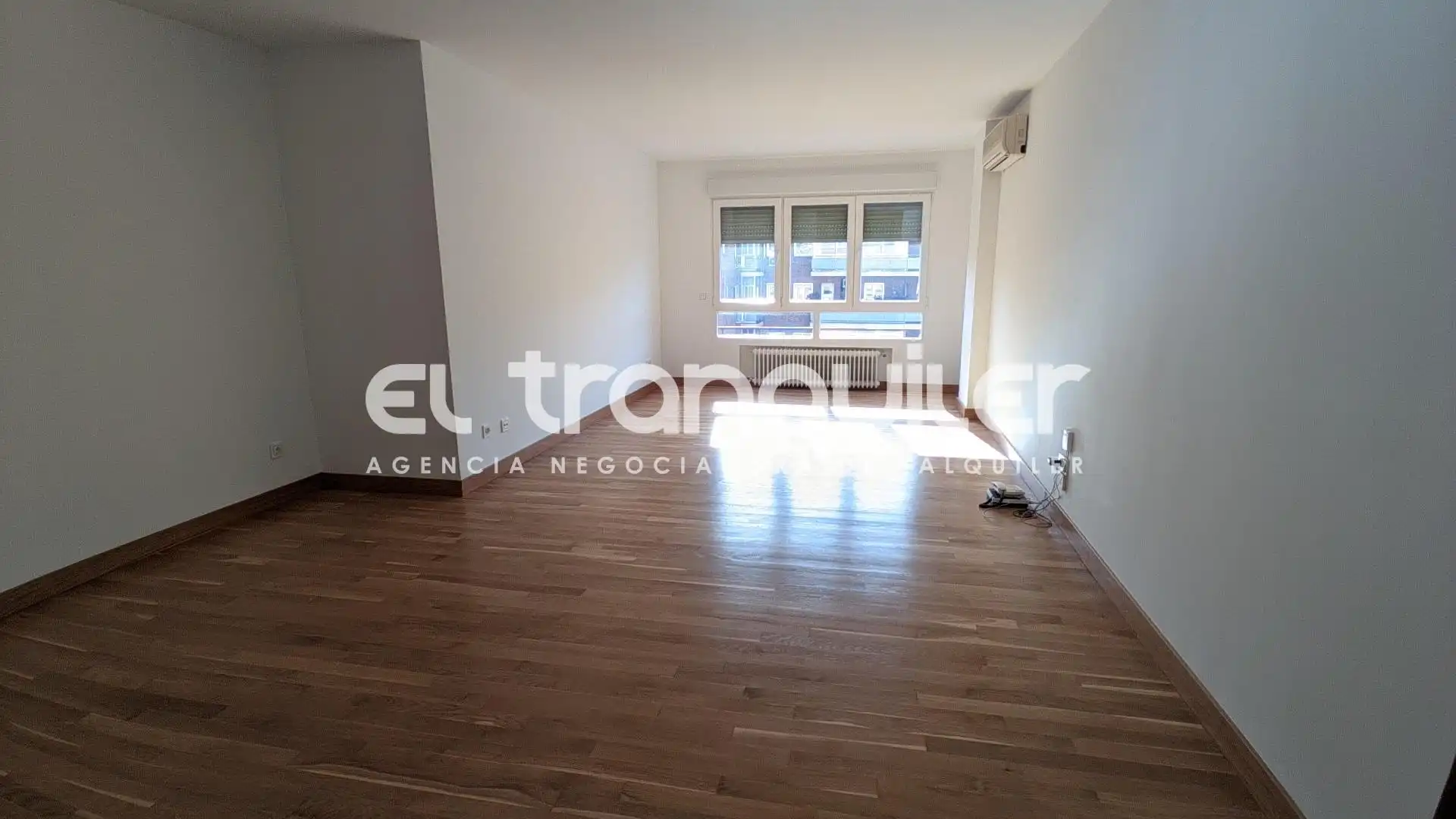 Wohnzimmer von Wohnung zum Verkauf in Madrid mit Klimaanlage, Parkett und Terrasse