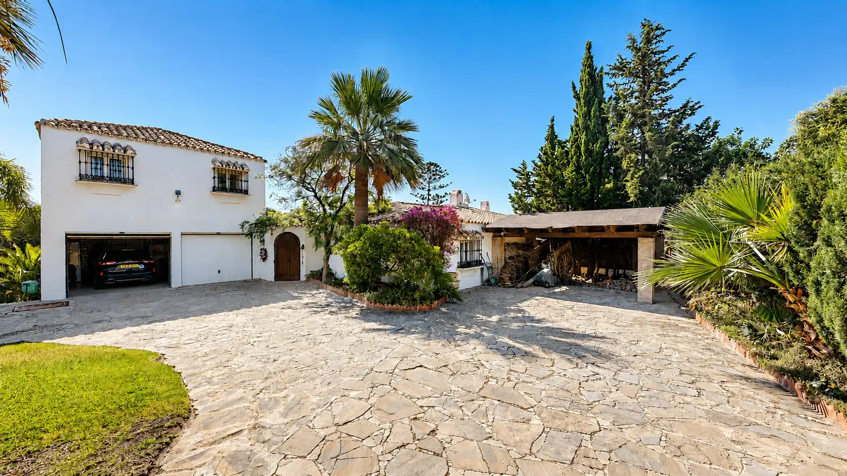 Vista exterior de Casa o xalet en venda en Mijas amb Aire condicionat, Jardí privat i Terrassa