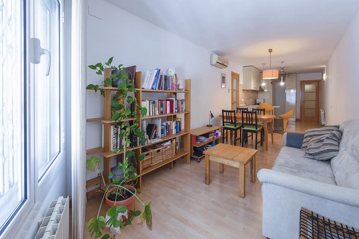 Living room of Apartment for sale in  Barcelona Capital  with Heating
