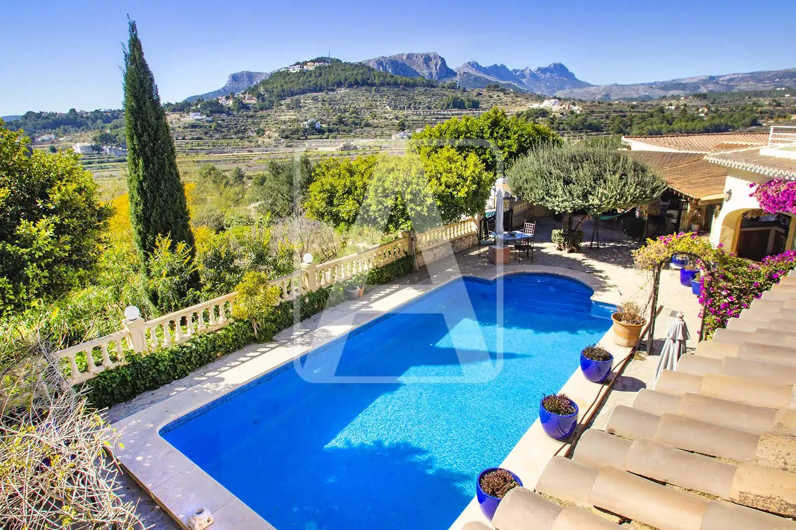 Piscina de Finca rústica en venda en Calpe / Calp amb Aire condicionat, Calefacció i Jardí privat