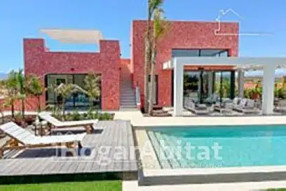 Vista exterior de Casa o xalet en venda en Cuevas del Almanzora amb Aire condicionat, Jardí privat i Terrassa