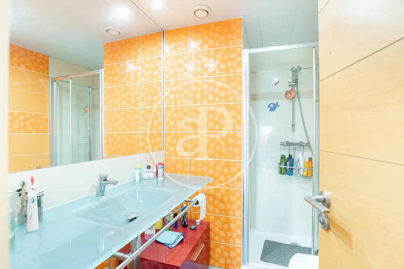 Baño de Piso en venta en Barcelona con Aire acondicionado, Calefacción y Jardín privado