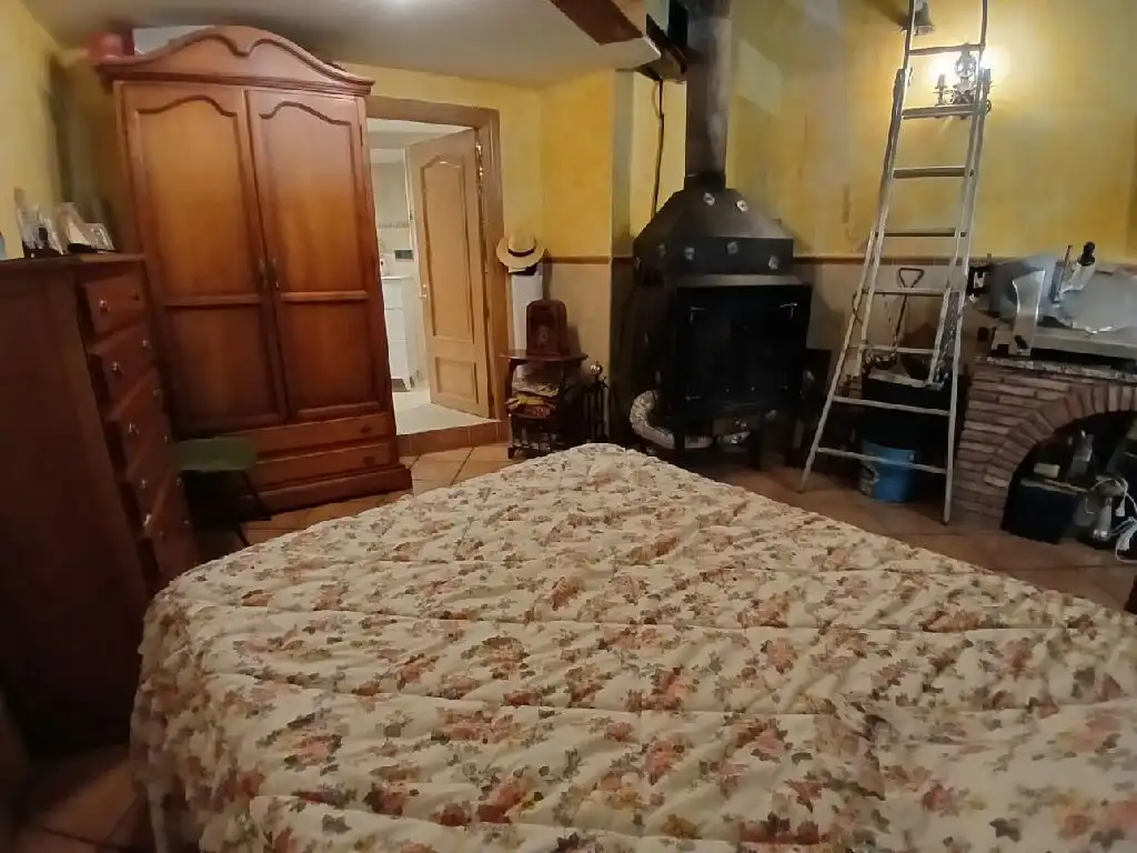 Schlafzimmer von Geschaftsraum zum Verkauf in Alberite mit Möbliert
