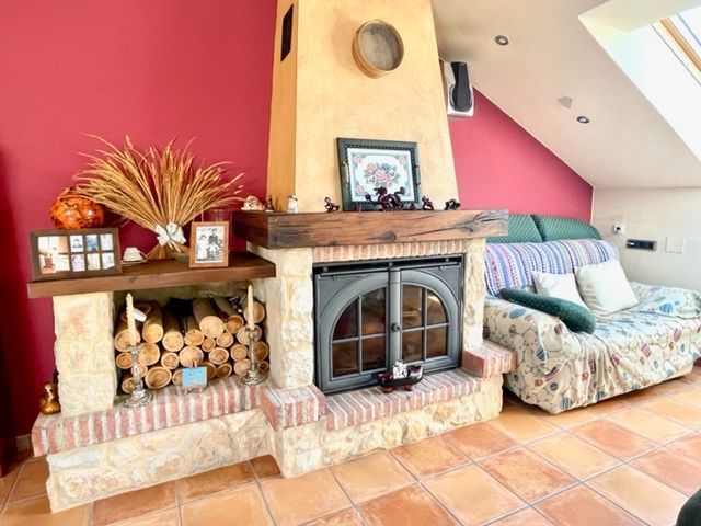 Sala d'estar de Casa o xalet en venda en Siero amb Calefacció, Parquet i Terrassa