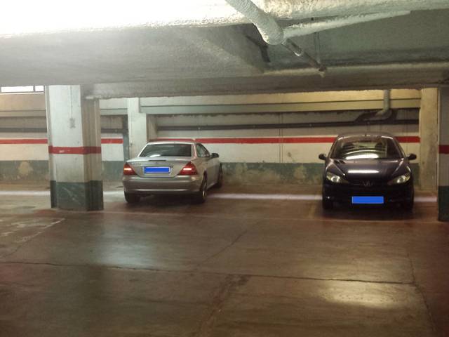 Garaje en Alquiler en Carrer de Lucà, 3 en El Putget i el Farró