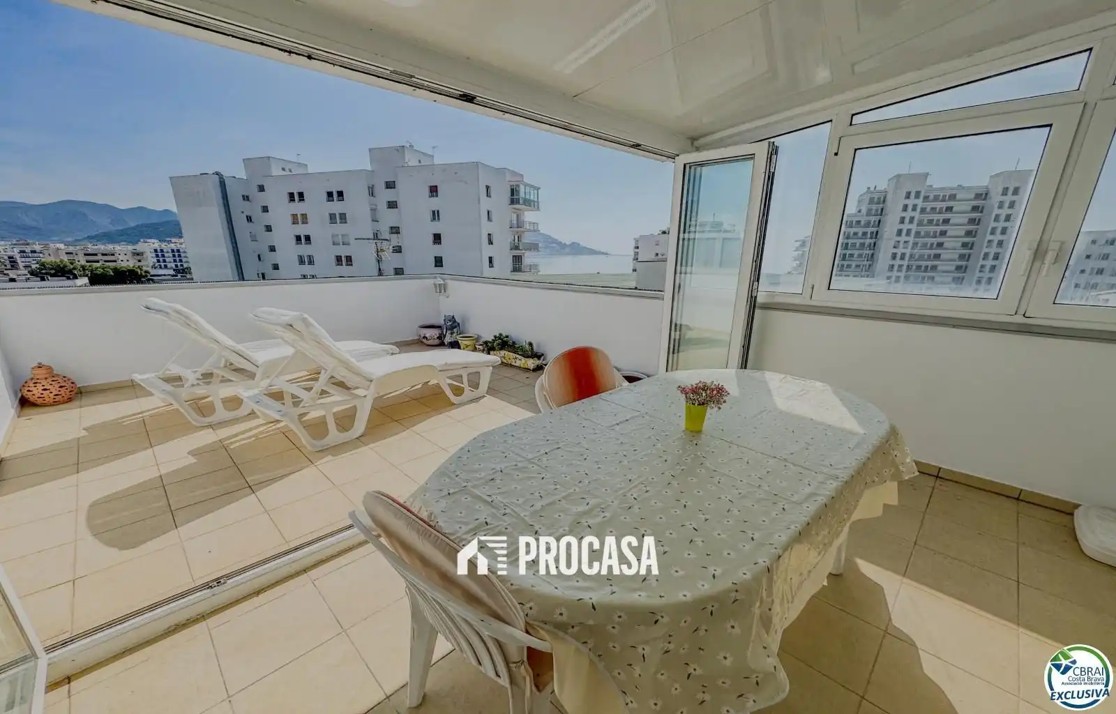 Flat with pool for sale in Punta Llevant