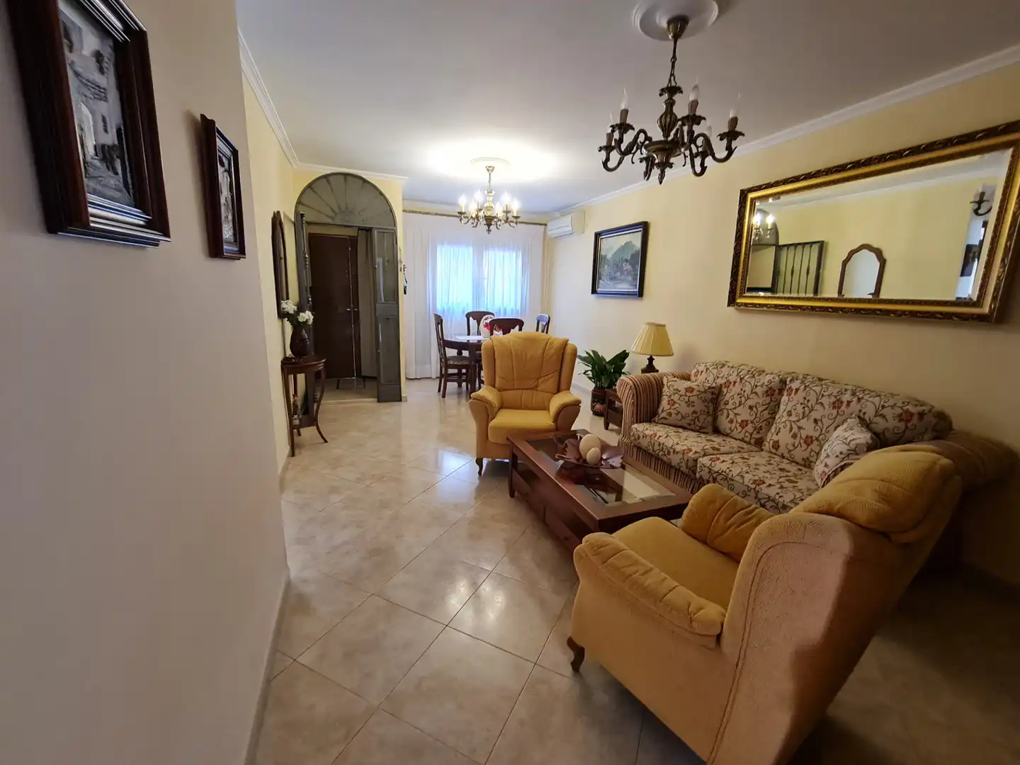 Living room of Houses for sale in Camas  with Air Conditioner, Terrace and Storage room