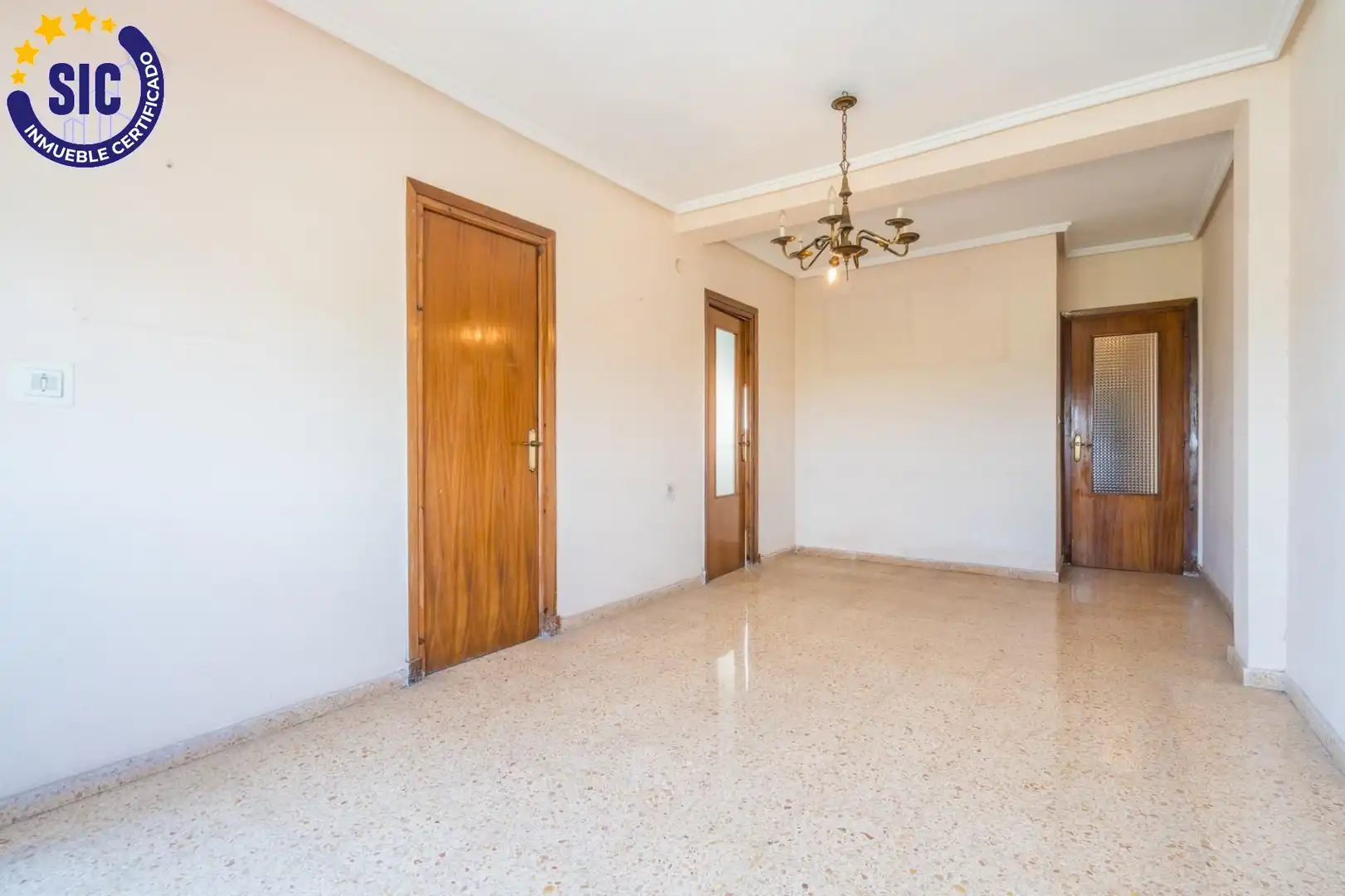 Wohnung zum Verkauf in Xirivella mit Balkon