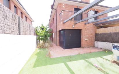 Casa adosada en venda en Canet de Mar amb Calefacció, Jardí privat i Parquet