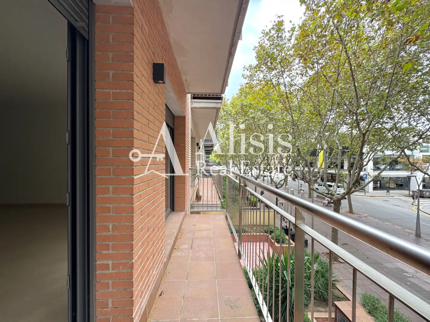 Vista exterior de Oficina de alquiler en Molins de Rei, Barcelona