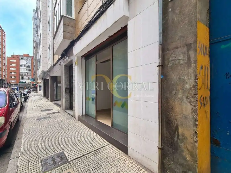 Business premises for sale in Calle Adaro, imagen 3
