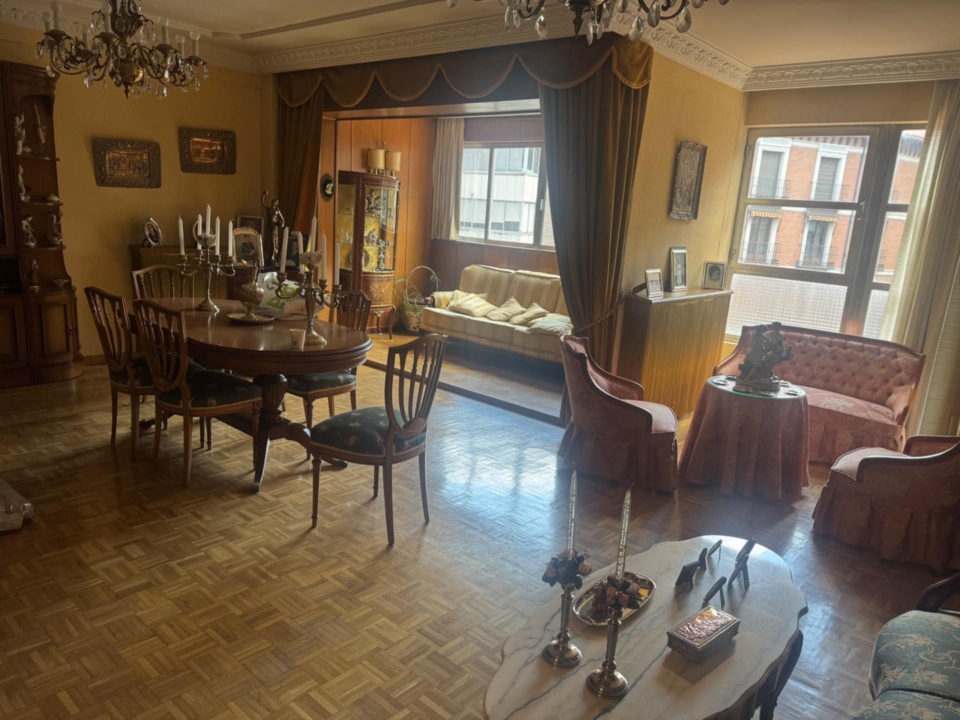 Dining room of Flat for sale in Valladolid Capital  with Heating and Terrace