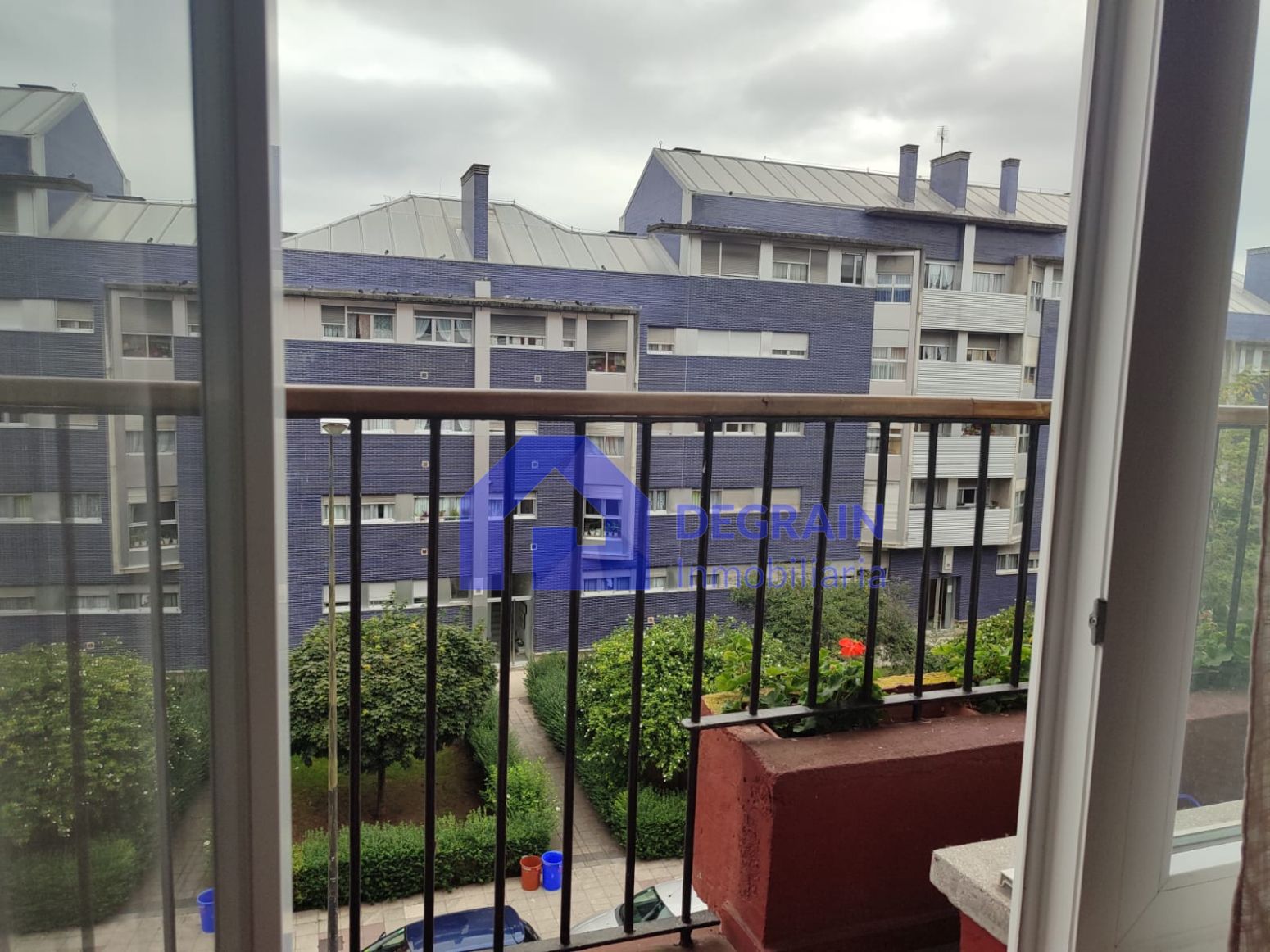 Terrassa de Pis en venda en Oviedo  amb Calefacció i Balcó