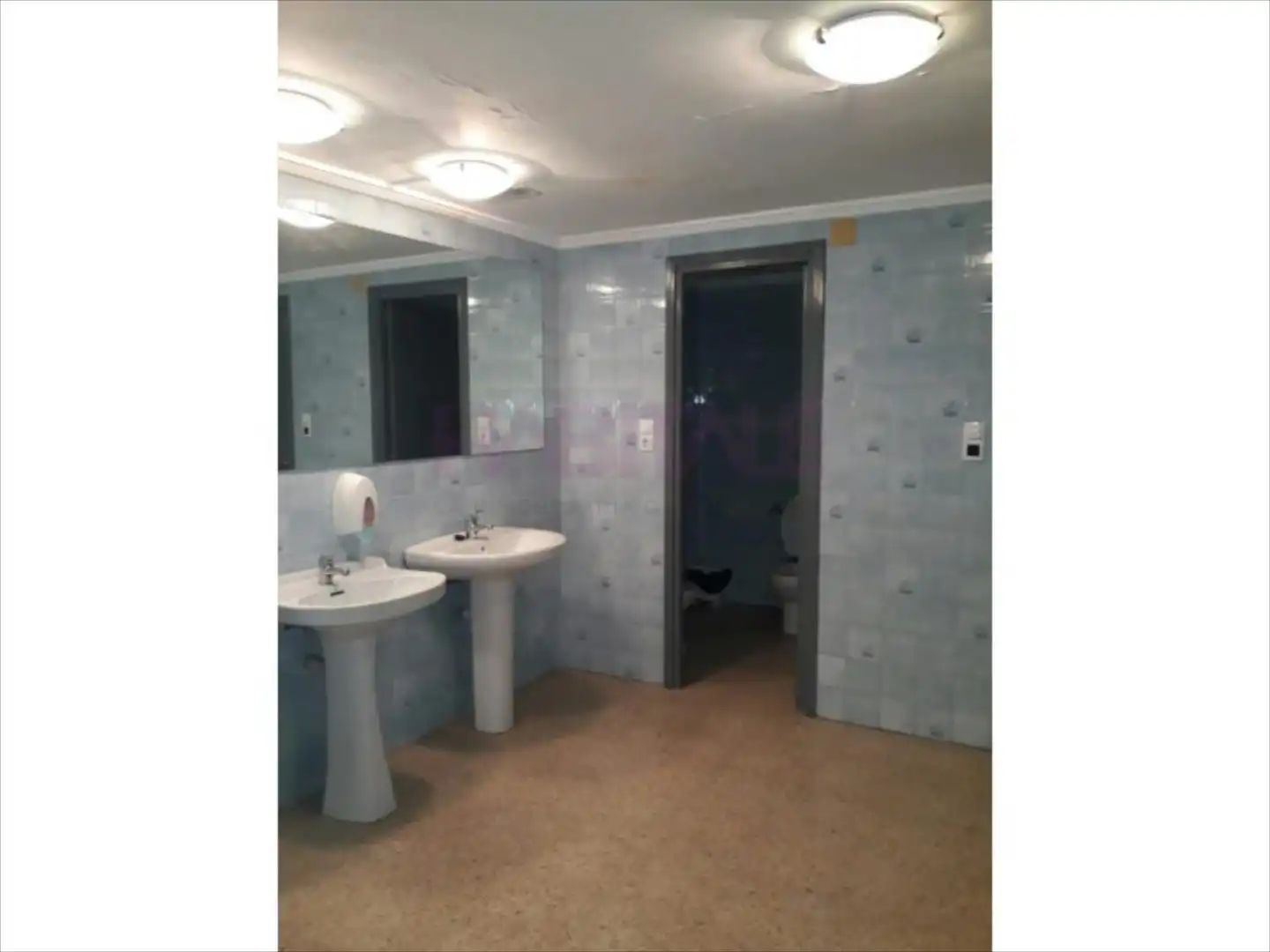Bathroom of Office for rent in Zaragoza