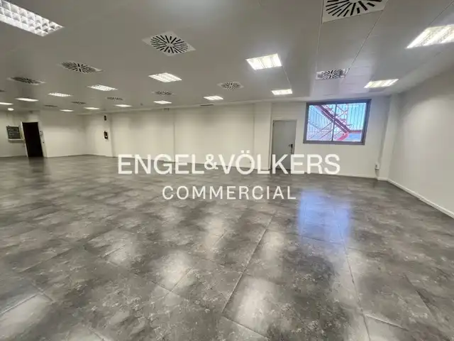 Büro zur Miete in Esplugues de Llobregat mit Klimaanlage