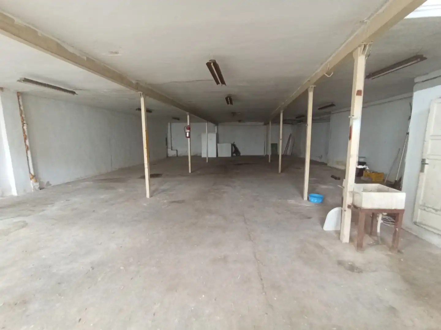 Nave industrial en venta en Carrer Honorio Maura, imagen 3