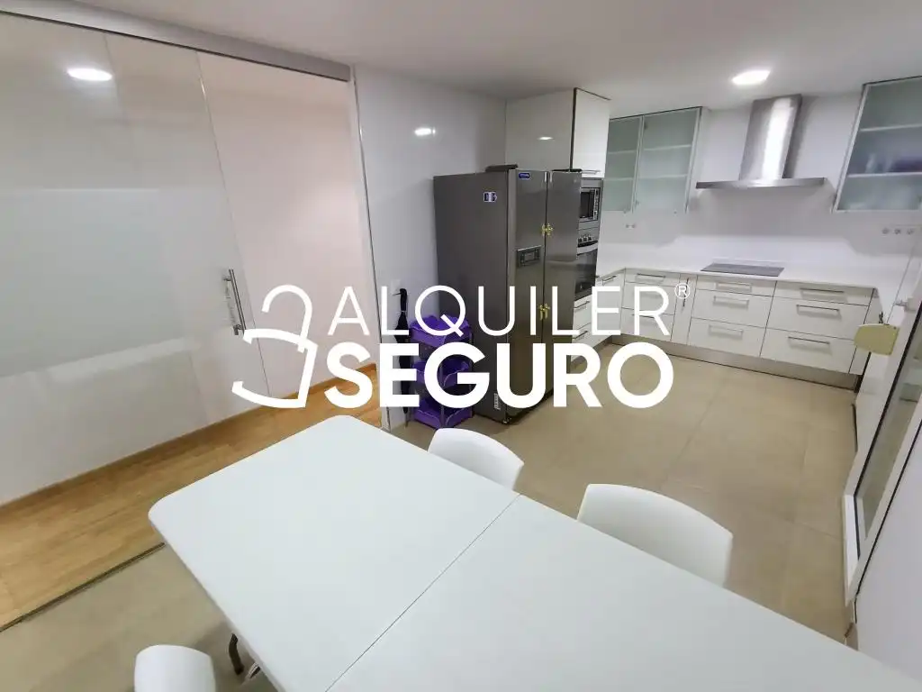 Piso de alquiler en Alfonso El Sabio, Barrio del Centro