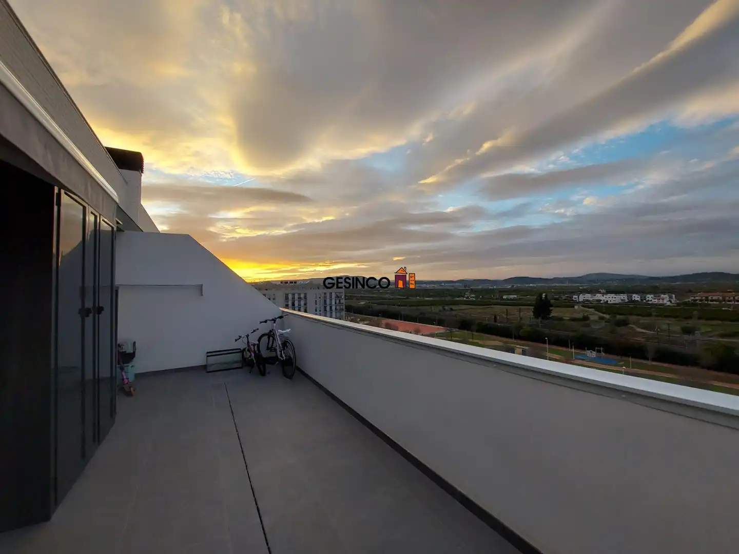 Terrasse von Wohnung zum Verkauf in Xàtiva mit Klimaanlage, Terrasse und Abstellraum