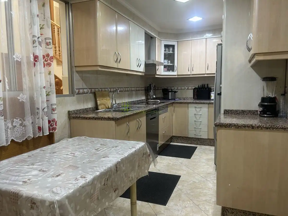 Cocina de Casa o chalet en venta en Castellón de la Plana / Castelló de la Plana con Aire acondicionado, Calefacción y Terraza