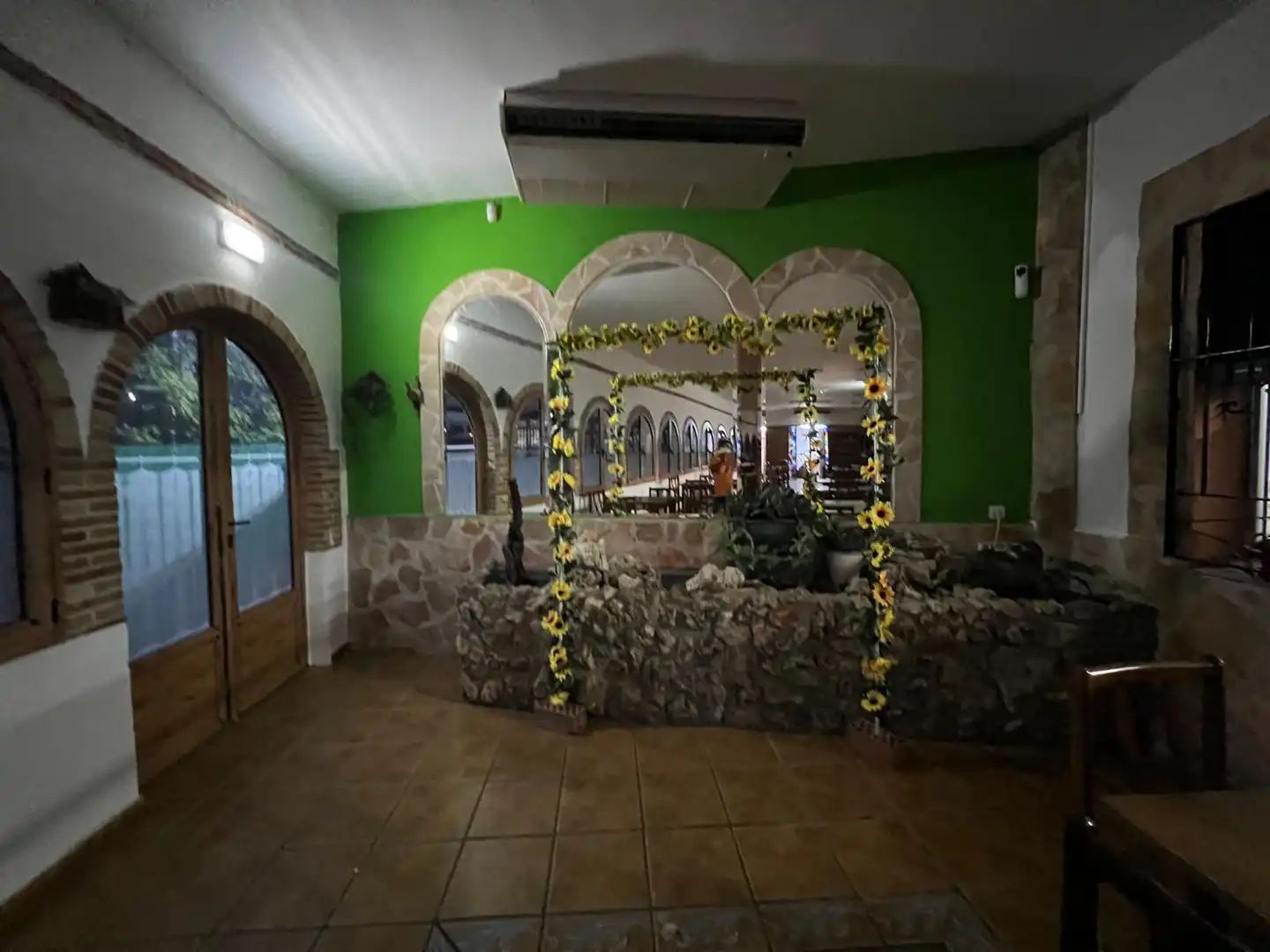 Business premises for transfer in Torres de la Alameda, imagen 27