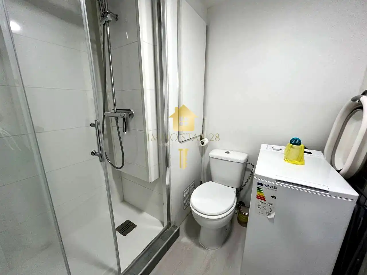 Baño de Estudio en venta en Roses con Parquet, Amueblado y Piscina comunitaria