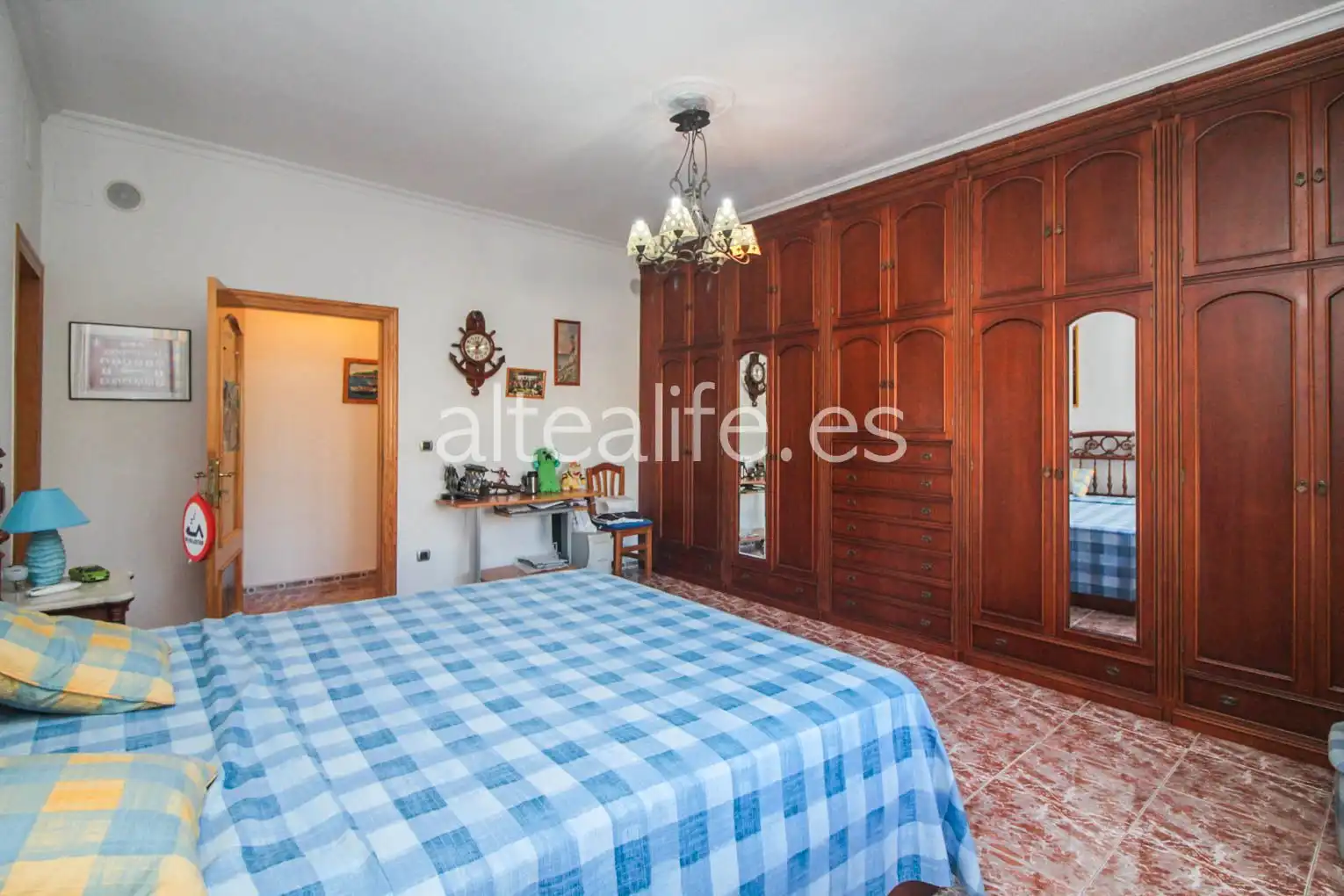 Habitación de Casa o chalet en venta en L'Alfàs del Pi con Aire acondicionado, Calefacción y Jardín privado